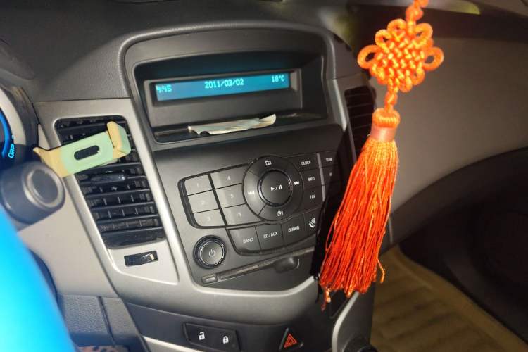Used Chevrolet Cruze 2013 1.6L SL Sunroof Edition MT Audio And AC Panel