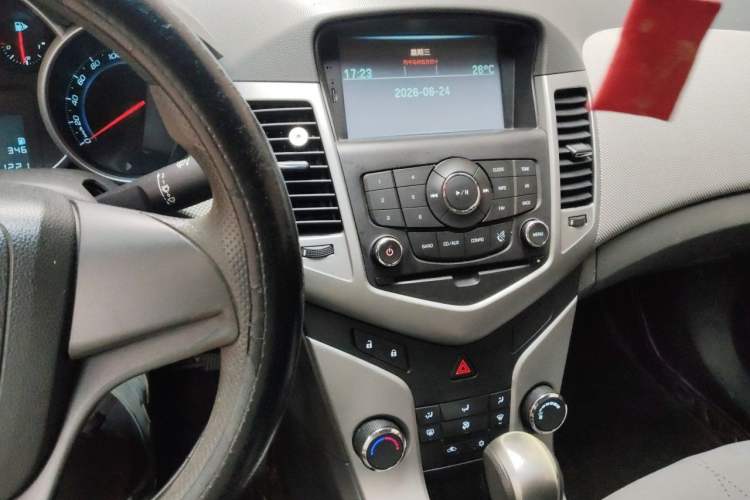 Used Chevrolet Cruze 2013 1.8L SE AT Audio And AC Panel