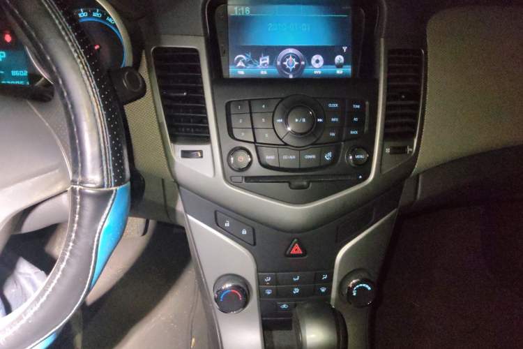 Used Chevrolet Cruze 2013 1.8L SE AT Audio And AC Panel