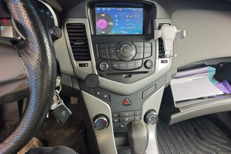Used Chevrolet Cruze 2013 1.8L SE AT Audio And AC Panel