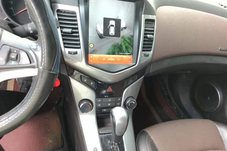 Used Chevrolet Cruze 2013 Hatchback 1.6L Automatic Luxury Model Audio And AC Panel