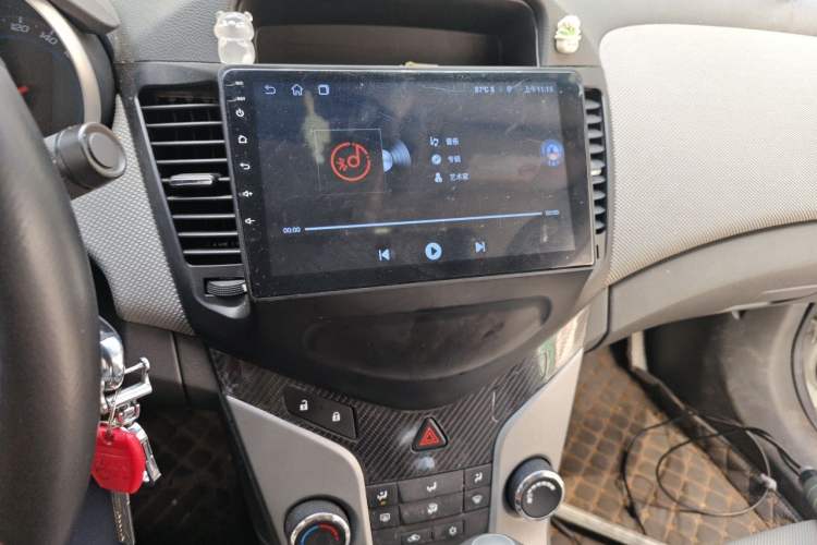Used Chevrolet Cruze 2013 1.8L SE AT Audio And AC Panel