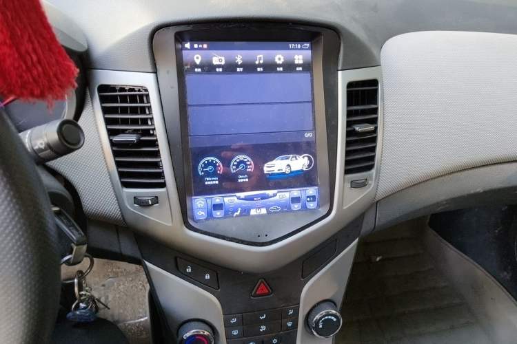 Used Chevrolet Cruze 2013 1.6L SE MT Audio And AC Panel