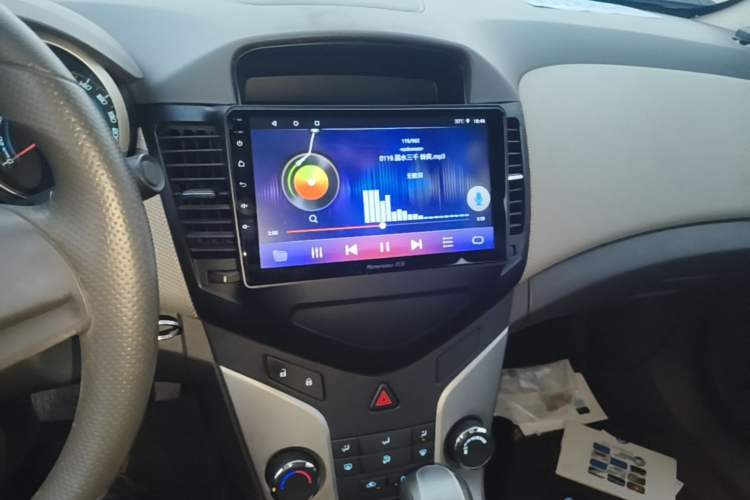 Used Chevrolet Cruze 2013 1.8L SE AT Audio And AC Panel