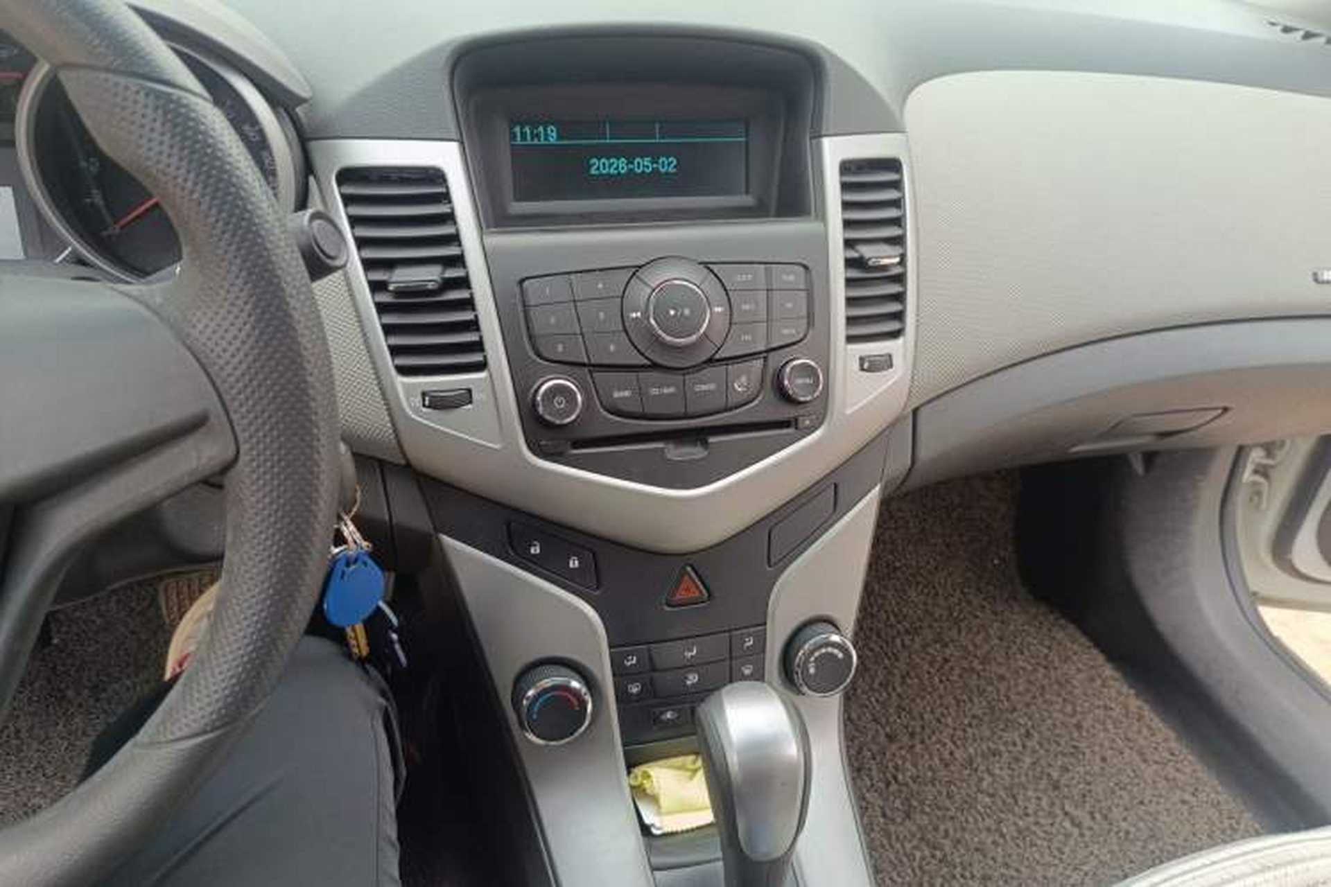 Used Chevrolet Cruze 2013 1.8L SE AT Audio And AC Panel