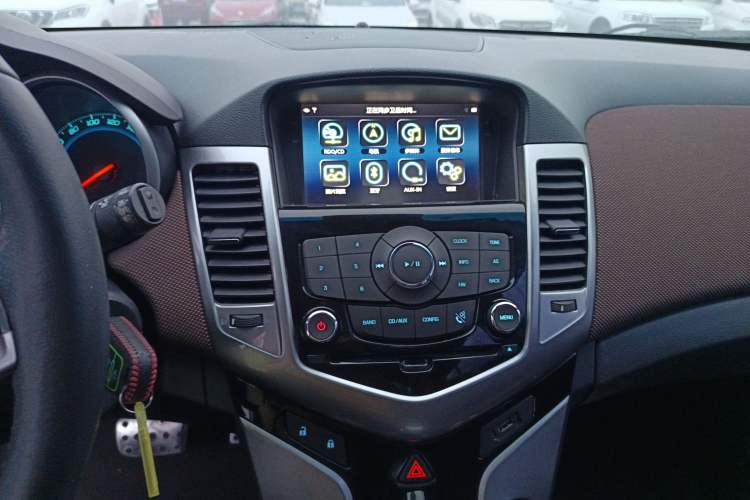 Used Chevrolet Cruze 2013 Hatchback 1.6L Automatic Luxury Model Audio And AC Panel