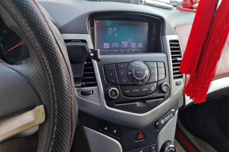Used Chevrolet Cruze 2013 1.6L SL MT Audio And AC Panel
