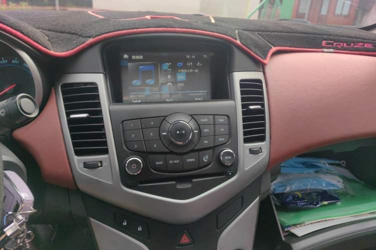 Used Chevrolet Cruze 2013 1.8L SE AT Audio And AC Panel