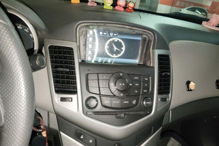 Used Chevrolet Cruze 2013 1.6L SL Grand Edition Automatic Audio And AC Panel