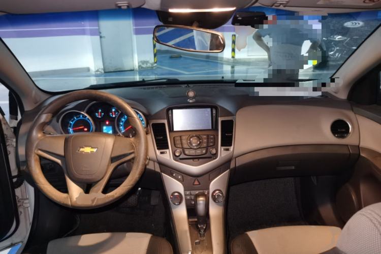 Used Chevrolet Cruze 2013 1.6L SL Grand Edition Automatic Center Console