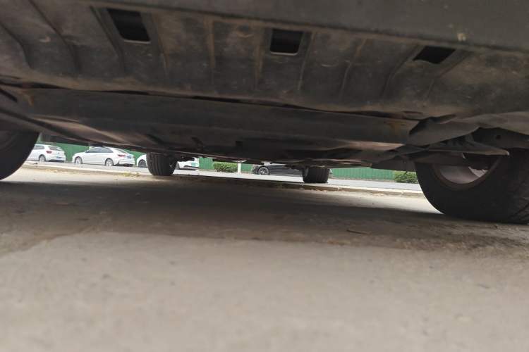 Used Chevrolet Cruze 2013 1.6L SE AT Chassis Front