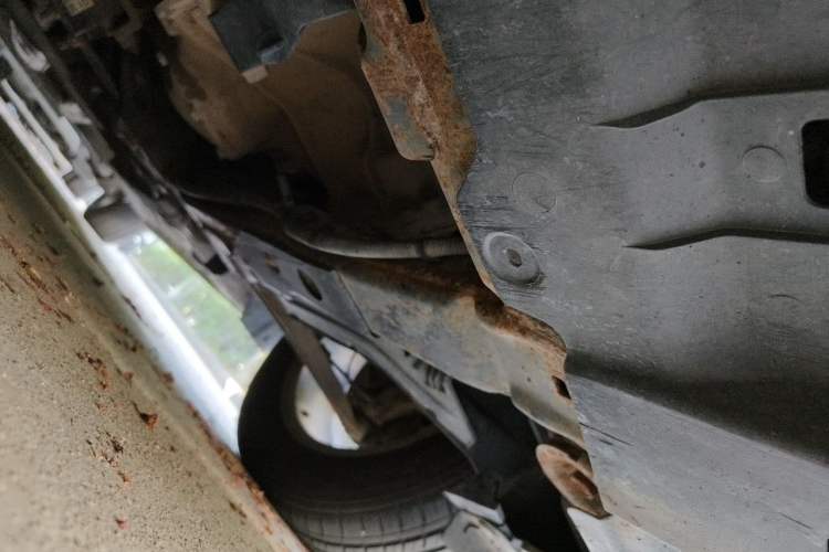 Used Chevrolet Cruze 2013 1.6L SE MT Chassis Front Left