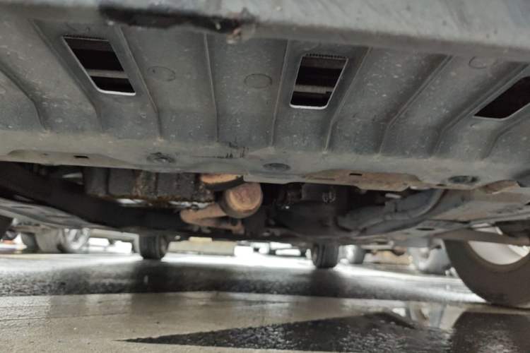 Used Chevrolet Cruze 2013 1.6L SE MT Chassis Front