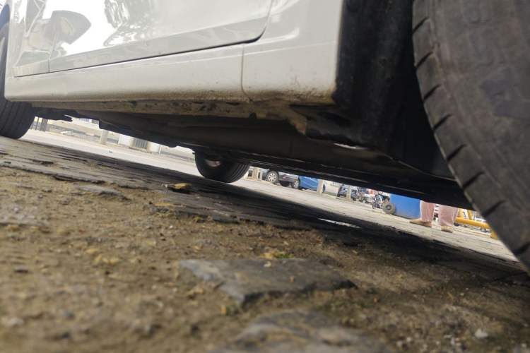 Used Chevrolet Cruze 2013 1.6L SE MT Chassis Front Right