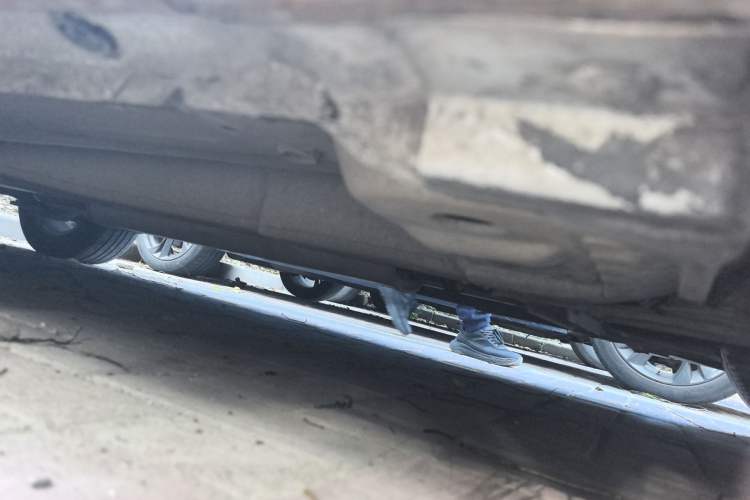 Used Chevrolet Cruze 2013 1.6L SL Grand Edition Manual Transmission Chassis Front Right