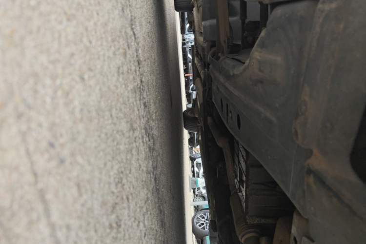 Used Chevrolet Cruze 2013 1.6L SE MT Chassis Front Right