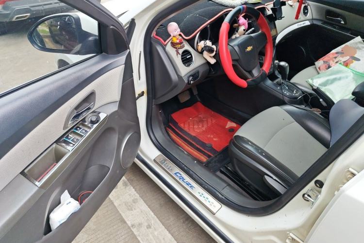 Used Chevrolet Cruze 2013 1.8L SE AT Driver Seat