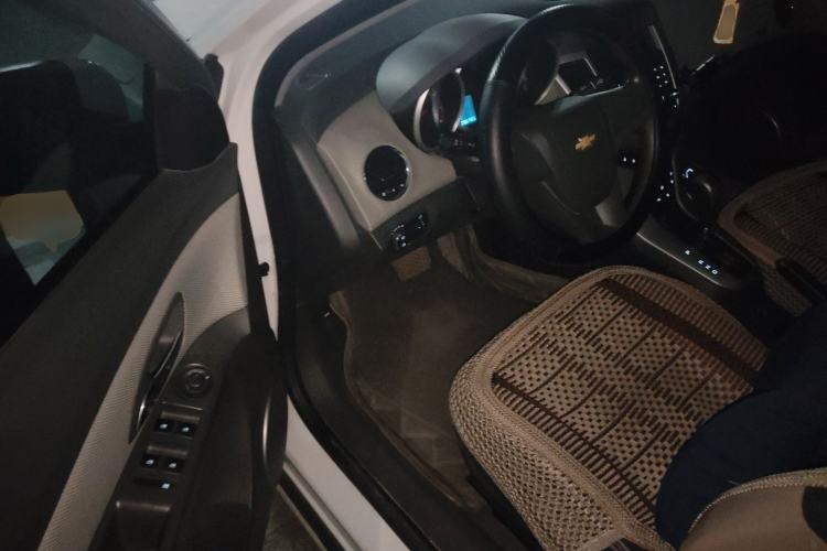Used Chevrolet Cruze 2013 1.8L SE AT Driver Seat