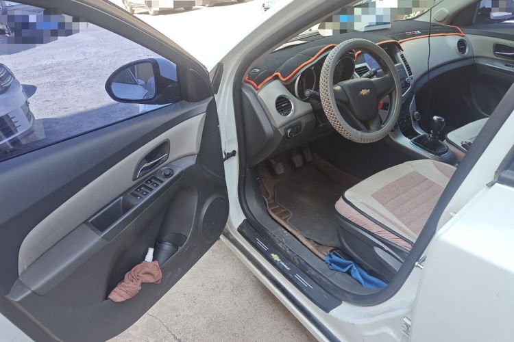 Used Chevrolet Cruze 2013 1.6L SL MT Driver Seat