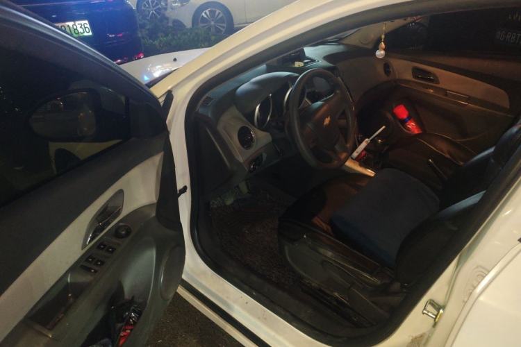 Used Chevrolet Cruze 2013 1.6L SL MT Driver Seat
