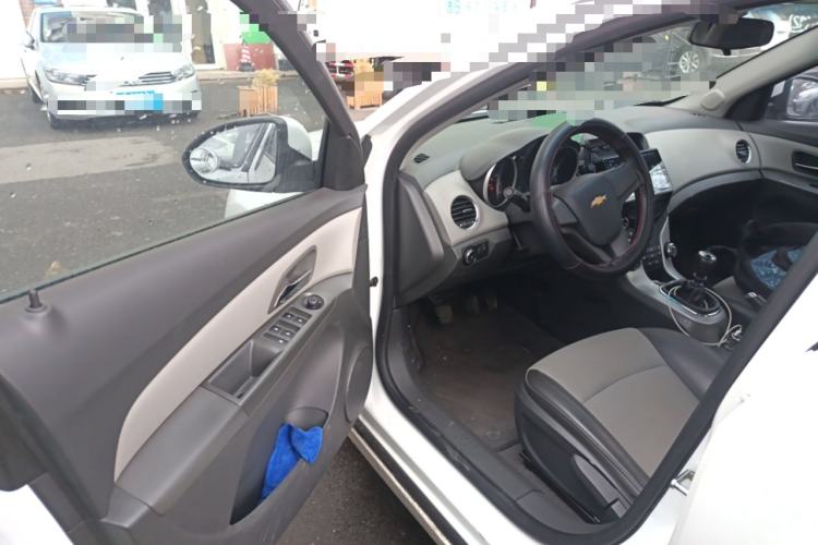 Used Chevrolet Cruze 2013 1.6L SL MT Driver Seat