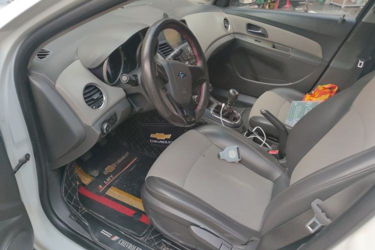 Used Chevrolet Cruze 2013 1.6L SL MT Driver Seat