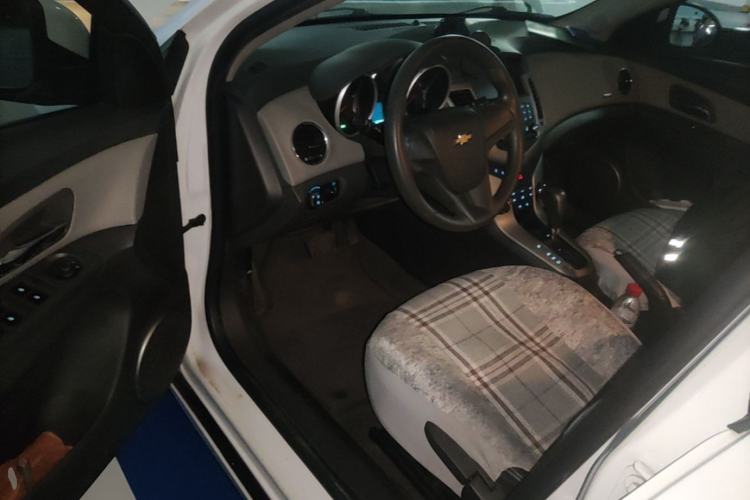 Used Chevrolet Cruze 2013 1.6L SE AT Driver Seat