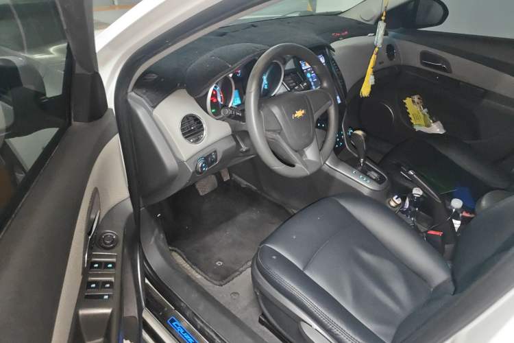 Used Chevrolet Cruze 2013 1.8L SE WTCC Edition AT Driver Seat