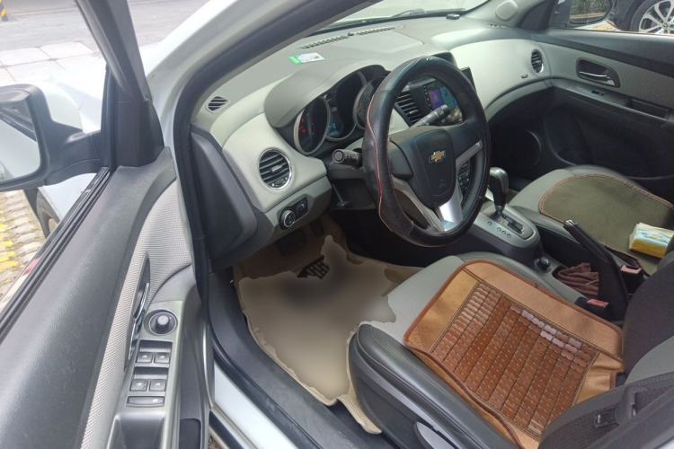 Used Chevrolet Cruze 2013 1.8L SE AT Driver Seat