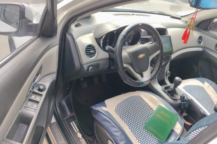 Used Chevrolet Cruze 2013 1.6L SL MT Driver Seat