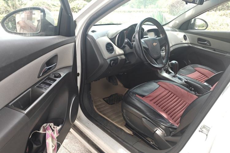 Used Chevrolet Cruze 2013 1.8L SE AT Driver Seat