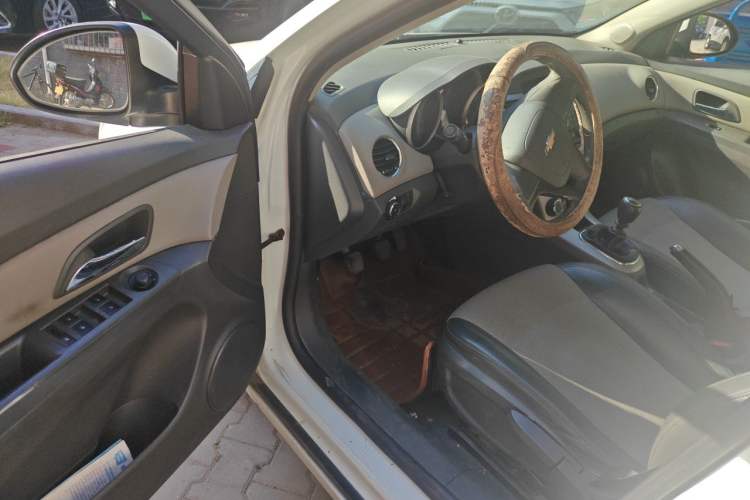 Used Chevrolet Cruze 2013 1.6L SL MT Driver Seat