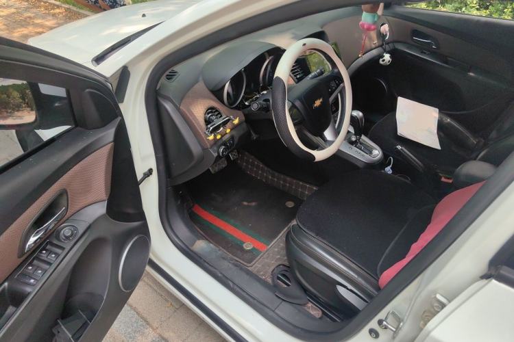 Used Chevrolet Cruze 2013 Hatchback 1.6L Automatic Luxury Model Driver Seat