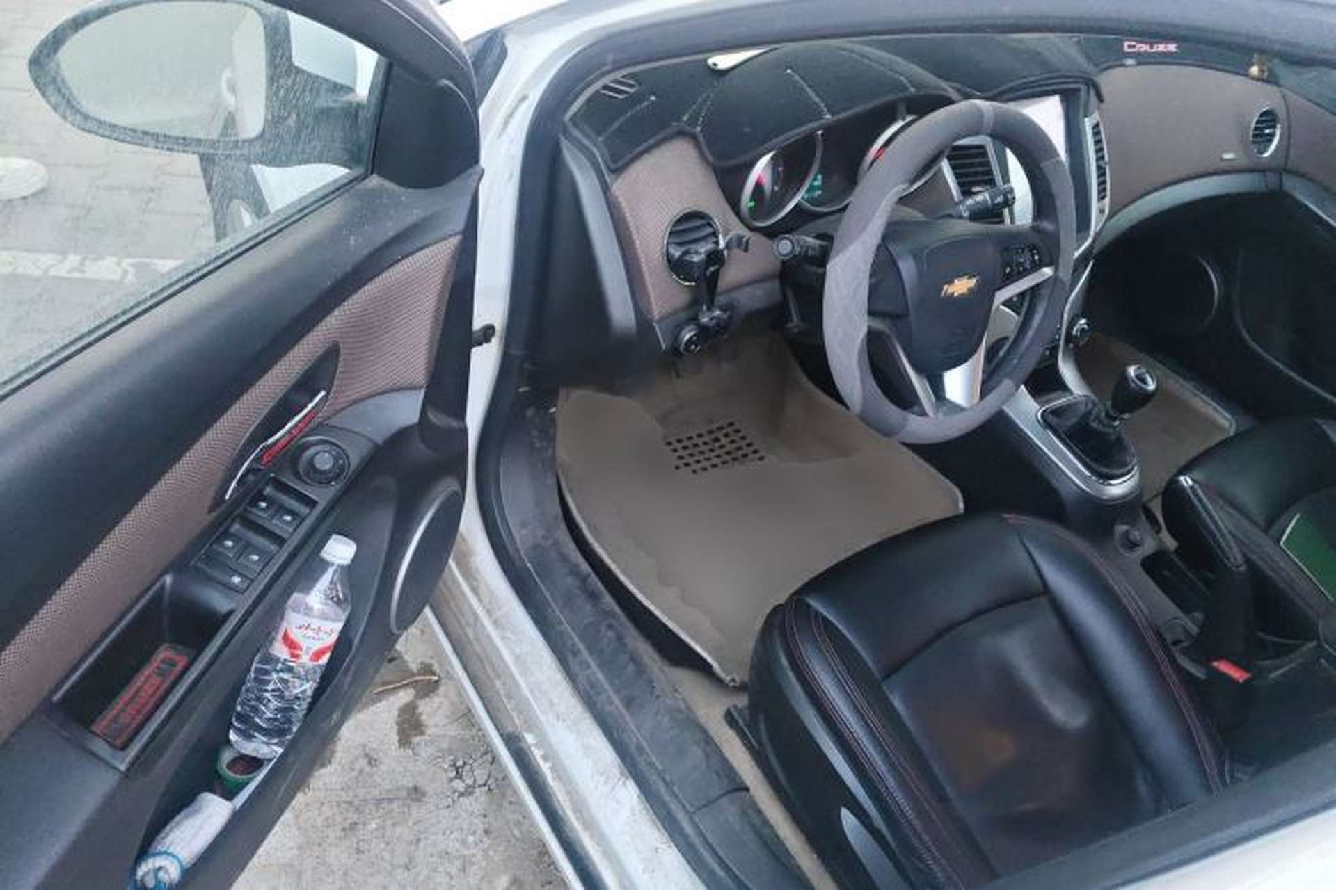 Used Chevrolet Cruze 2013 Hatchback 1.6L Manual Luxury Model Driver Seat