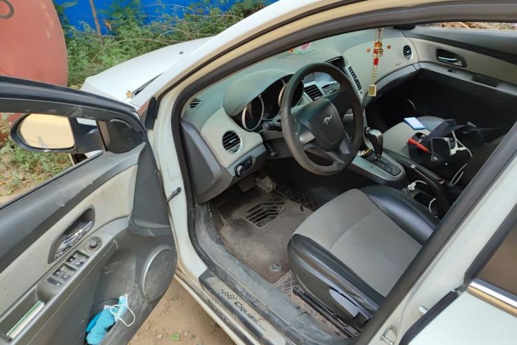 Used Chevrolet Cruze 2013 1.8L SE AT Driver Seat