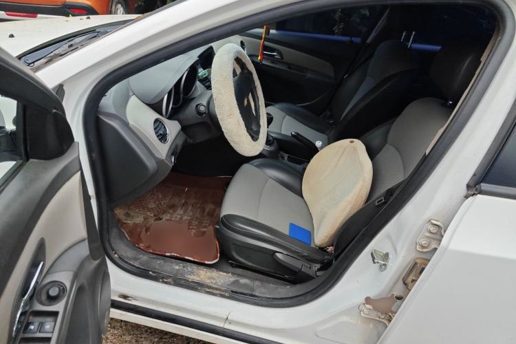 Used Chevrolet Cruze 2013 1.6L SL MT Driver Seat