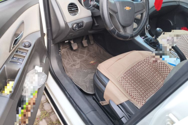 Used Chevrolet Cruze 2013 1.6L SE MT Driver Seat