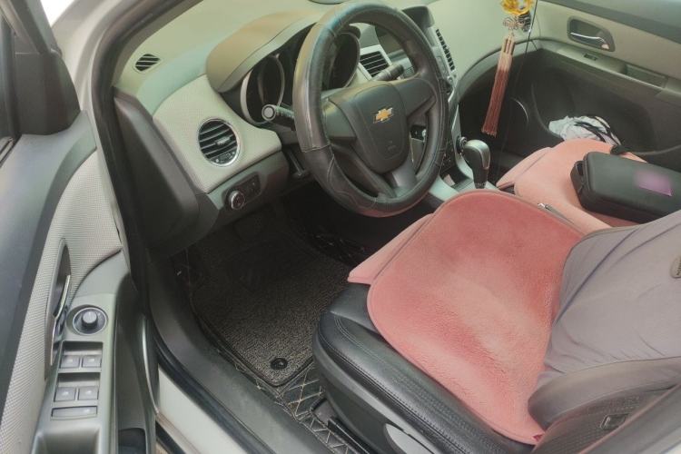 Used Chevrolet Cruze 2013 1.8L SE AT Driver Seat