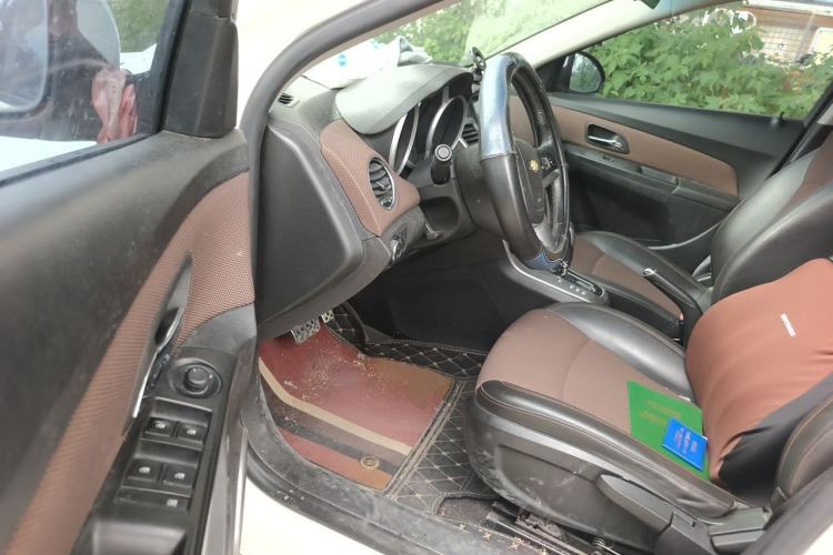 Used Chevrolet Cruze 2013 Hatchback 1.6L Automatic Luxury Model Driver Seat