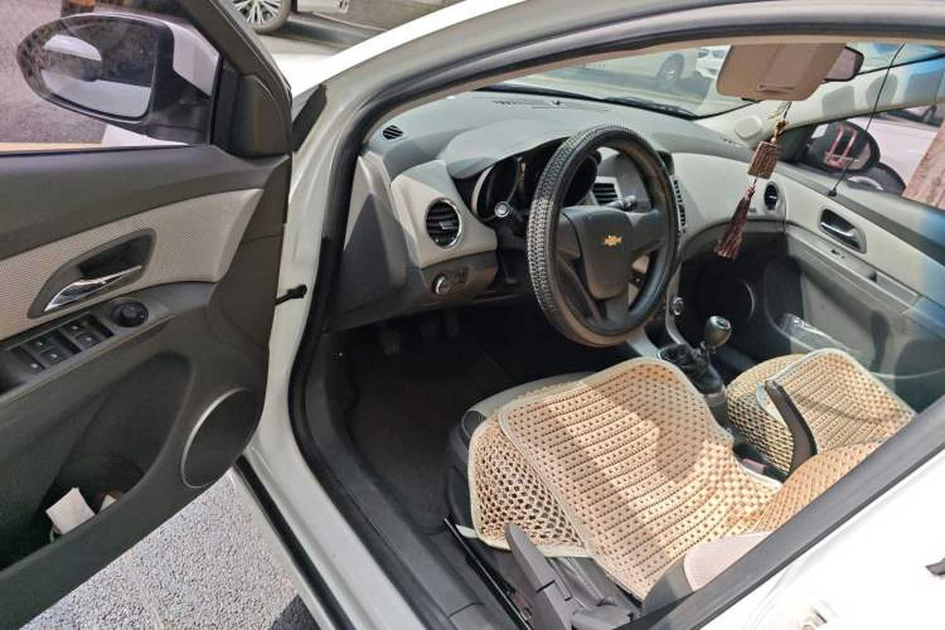 Used Chevrolet Cruze 2013 1.6L SE MT Driver Seat