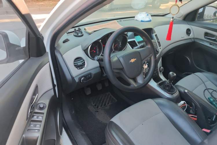 Used Chevrolet Cruze 2013 1.6L SE MT Driver Seat