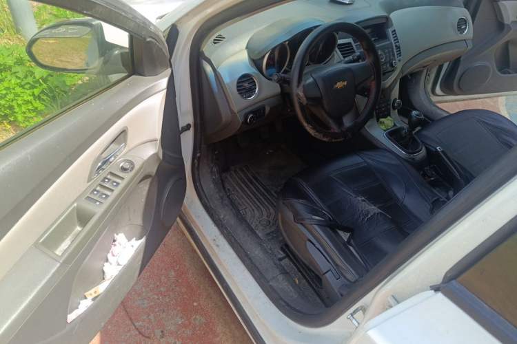 Used Chevrolet Cruze 2013 1.6L SL MT Driver Seat