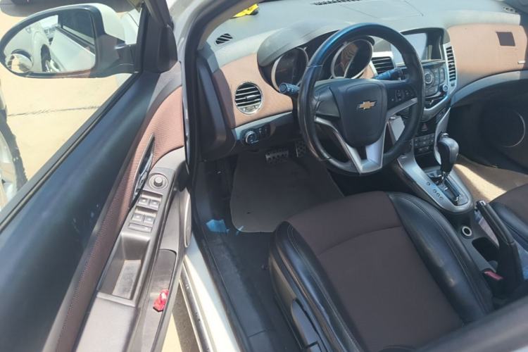 Used Chevrolet Cruze 2013 Hatchback 1.6L Automatic Luxury Model Driver Seat