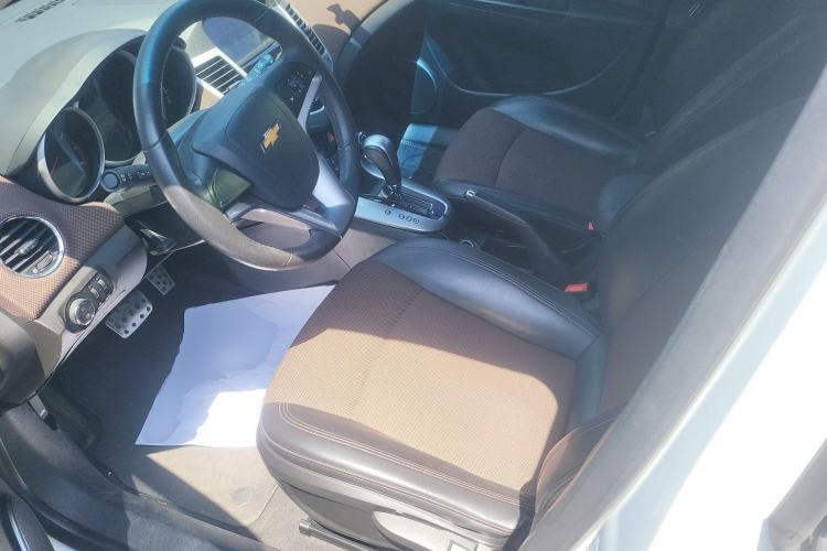 Used Chevrolet Cruze 2013 Hatchback 1.6L Automatic Luxury Model Driver Seat