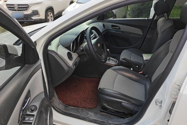 Used Chevrolet Cruze 2013 1.8L SE AT Driver Seat