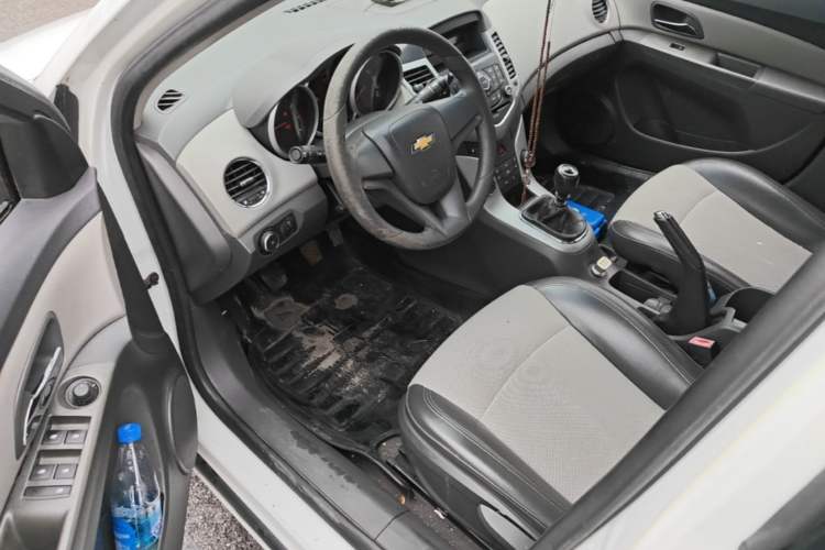 Used Chevrolet Cruze 2013 1.6L SL MT Driver Seat