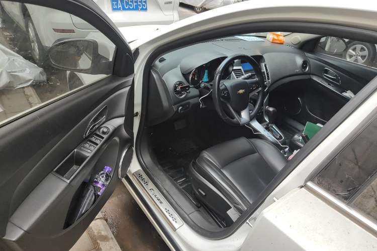 Used Chevrolet Cruze 2013 1.8L SX AT Driver Seat
