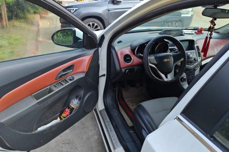 Used Chevrolet Cruze 2013 1.6L SL MT Driver Seat
