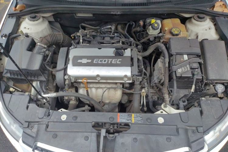 Used Chevrolet Cruze 2013 1.8L SE AT Engine Bay