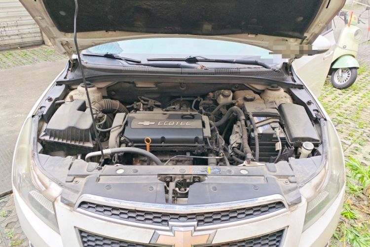 Used Chevrolet Cruze 2013 1.8L SE AT Engine Bay